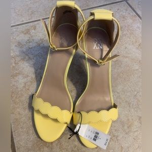 Women’s heels. Yellow. New York & Company.  NWT.